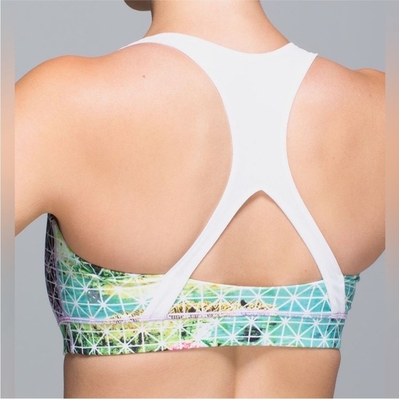 LULULEMON 50 Rep Sports Bra in Paradise Grid size 6 - Picture 2 of 10